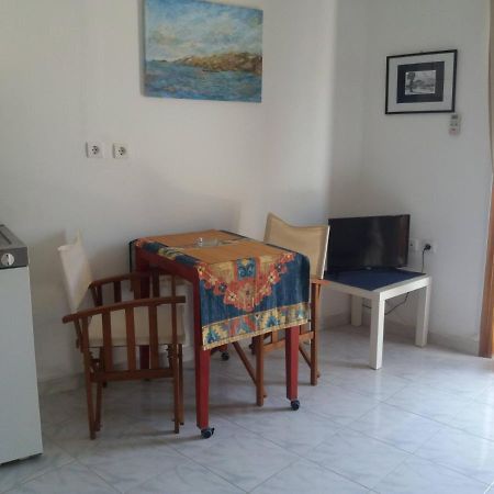 Apartment In Poros Poros Town エクステリア 写真