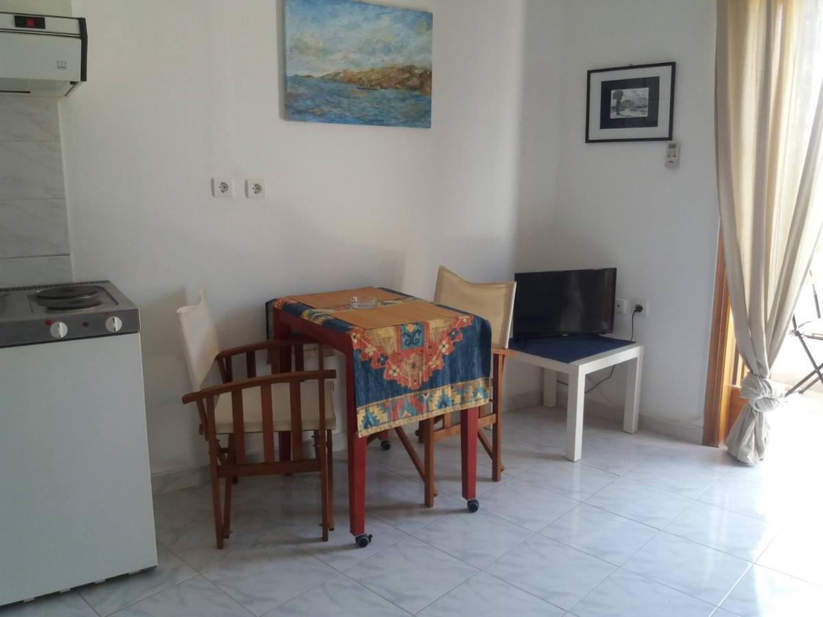 Apartment In Poros Poros Town エクステリア 写真
