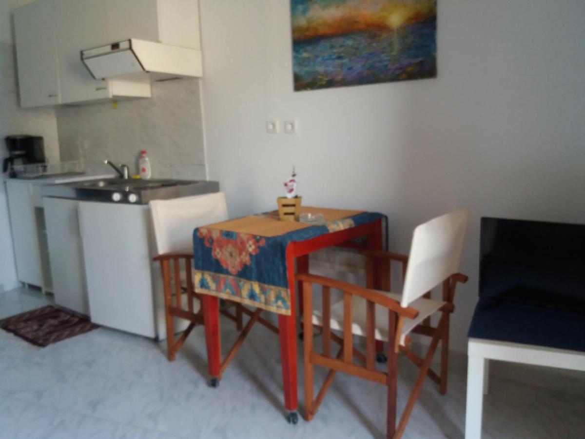 Apartment In Poros Poros Town エクステリア 写真